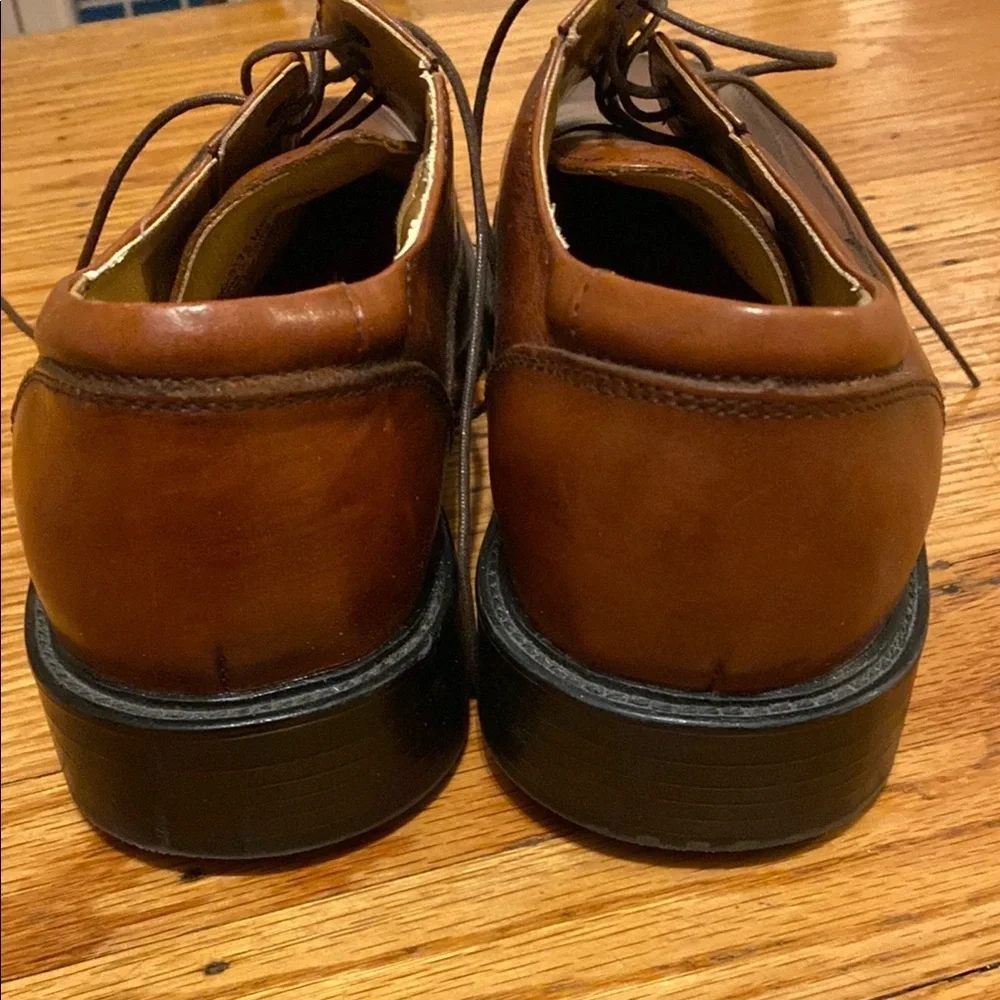 Dockers Men's Brown Leather Dress Shoes size 10 never worn
